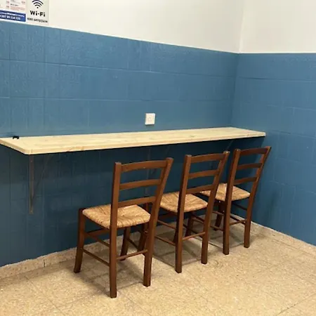 Vandrarhem Unique 100 Meters From Larnaca