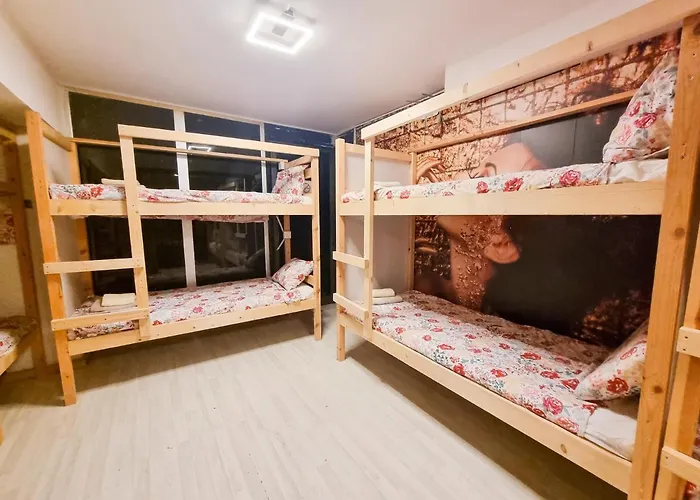 Vandrarhem Unique 100 Meters From