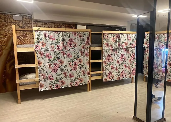 Hostal Unique 100 Meters From Lárnaca