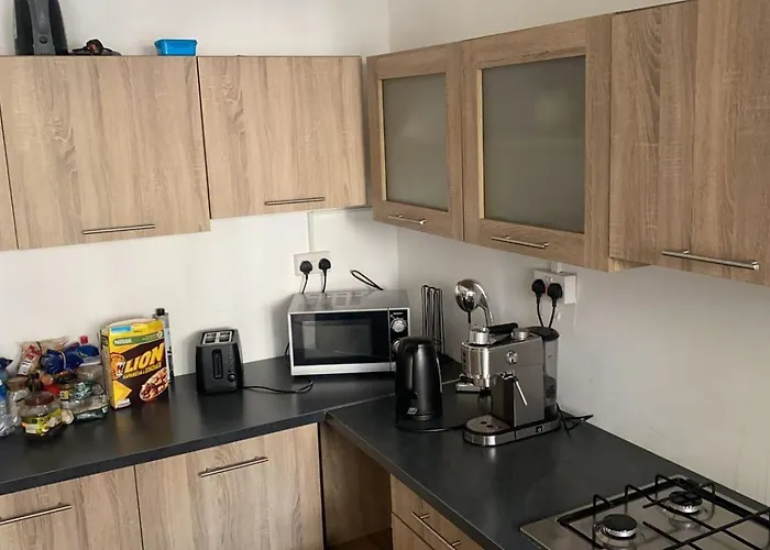 Auberge de jeunesse Unique 100 Meters From *